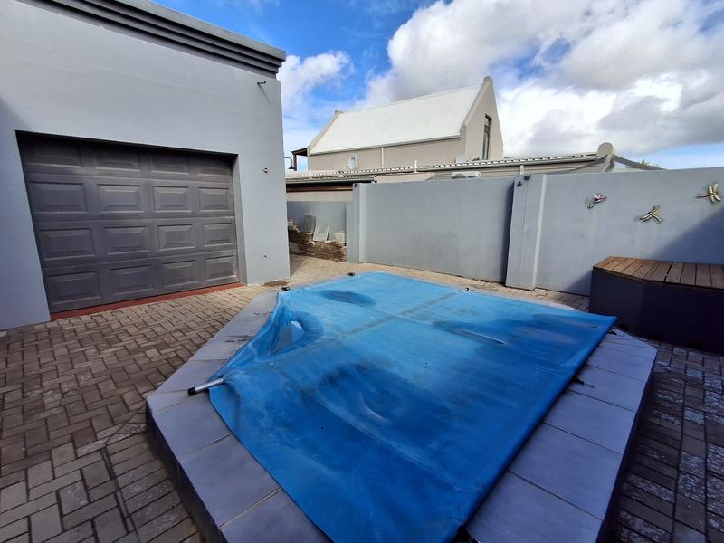 4 Bedroom Property for Sale in Britannia Bay Western Cape